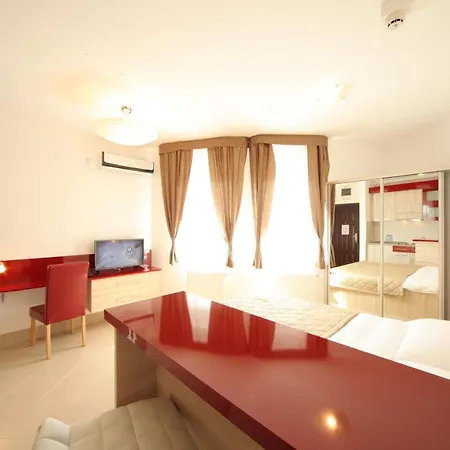 Wing Club Aparthotel 4*