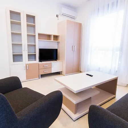 Aparthotel Wing Club 4*